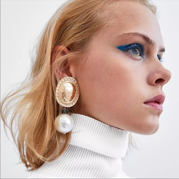 COPY - COPY - Earrings - Picture 1 of 3